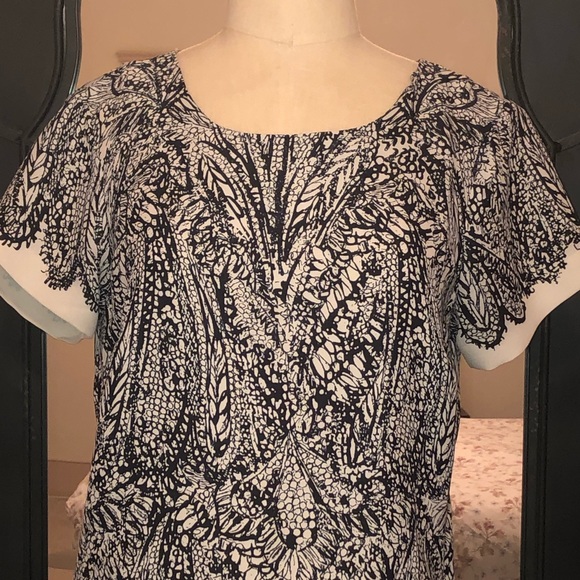 Pretty statement top - Picture 2 of 4